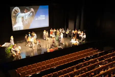 Closed image alt text