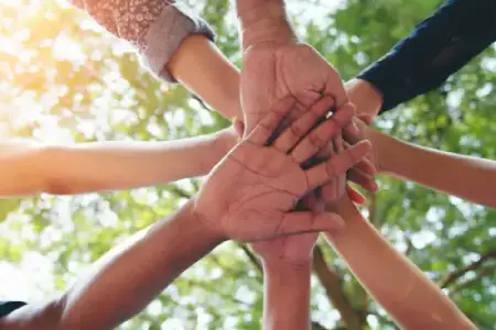 Closed image alt text